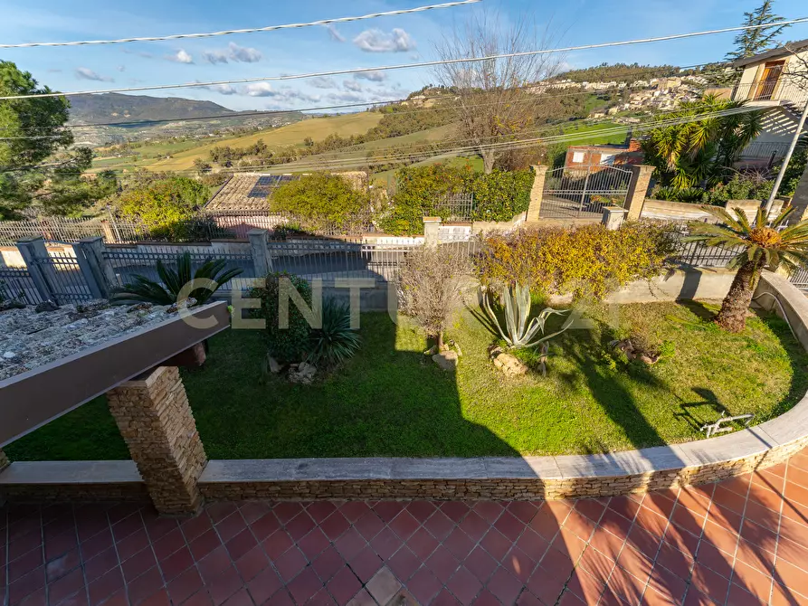 Immagine 3 di Villa in vendita  in Via Gela 95 a Caltagirone