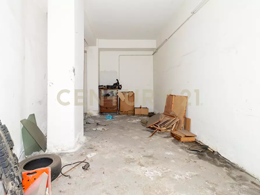 Immagine 21 di Locale commerciale in vendita  in Via Carnazza 37 a Tremestieri Etneo
