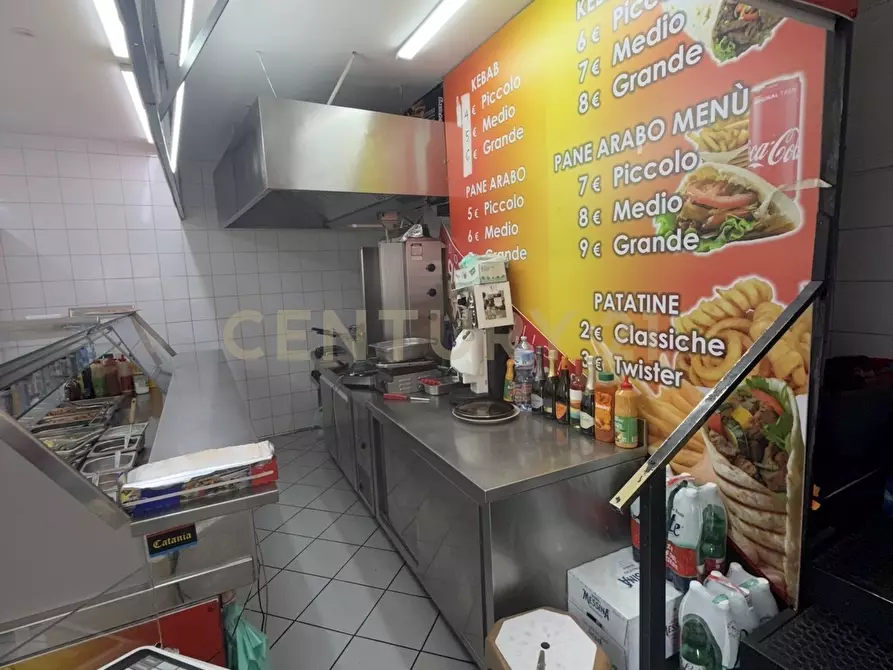Immagine 8 di Attività commerciale in vendita  in Via Vittorio Emanuele II 218 a Catania