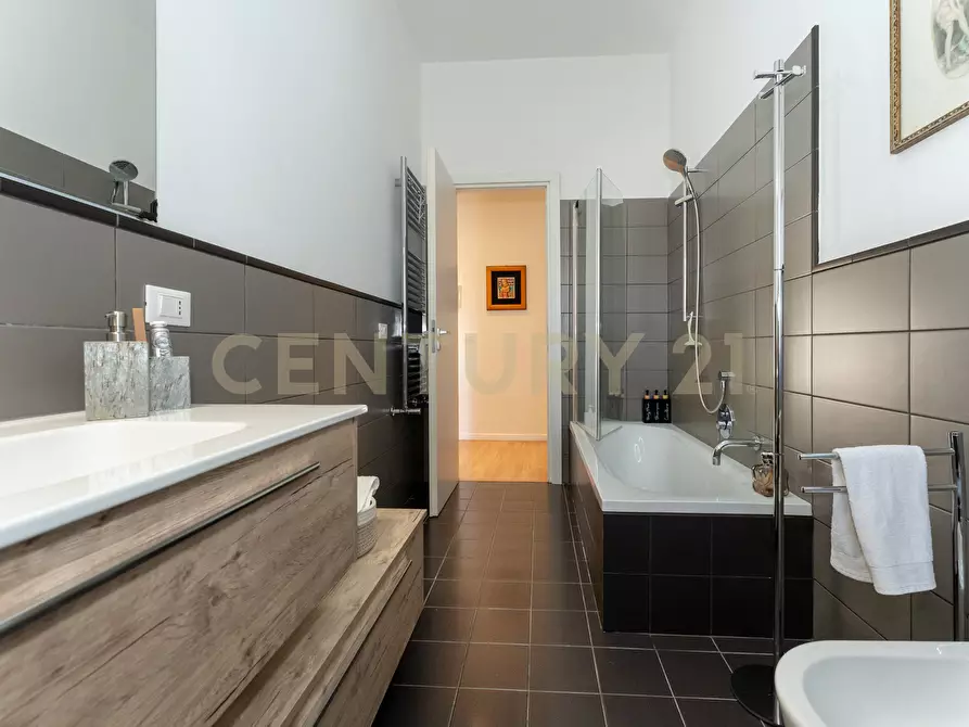 Immagine 36 di Attico in vendita  in Via Vincenzo Giuffrida 203 a Catania