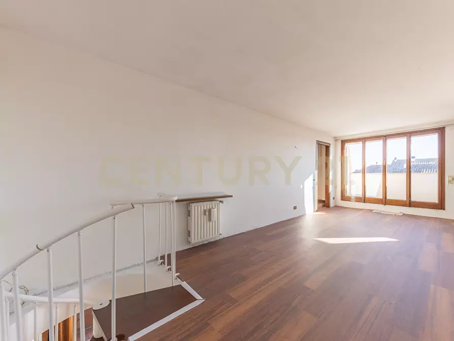 Immagine 29 di Attico in vendita  in Via Francesco Borgatti 18 a Roma