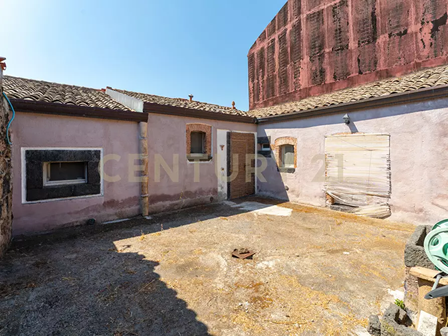 Immagine 20 di Villa in vendita  in Via Calvario 43 a Mascalucia