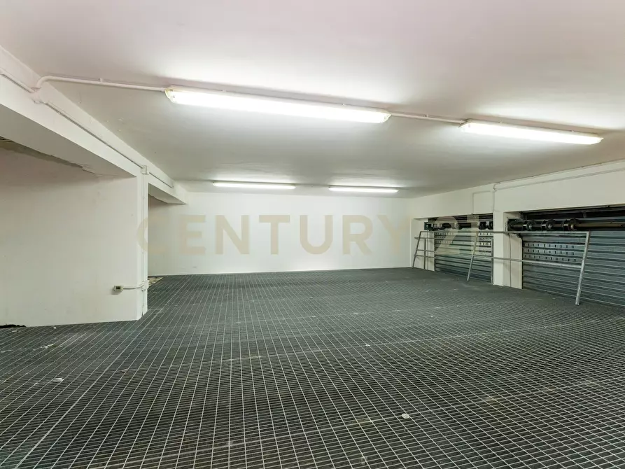 Immagine 25 di Garage in vendita  in Via del Rotolo 42/B a Catania