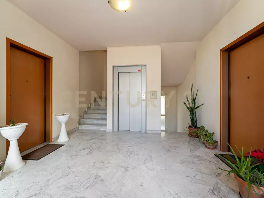 Immagine 2 di Pentalocale in vendita  in Via Nino Martoglio 13 a Valverde