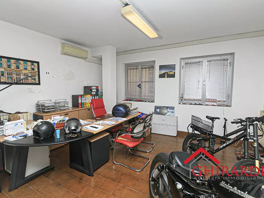 Immagine 12 di Showroom in affitto  in VIA PRA' 5 a Genova