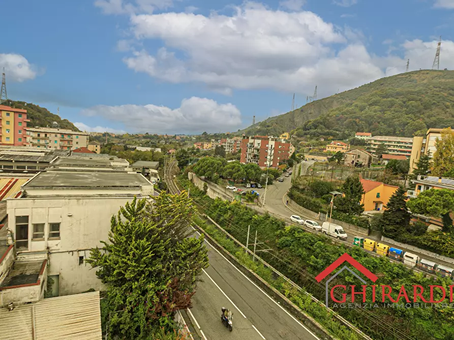 Immagine 1 di Trilocale in vendita  in VIA BORZOLI 54B a Genova