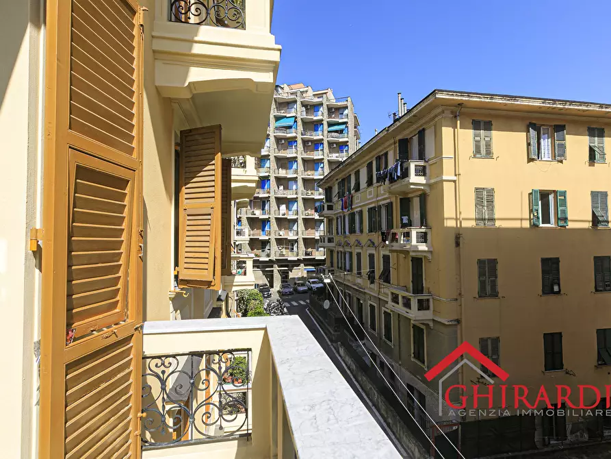 Immagine 27 di Quadrilocale in vendita  in Via Giuseppe de Notaris 4 a Genova