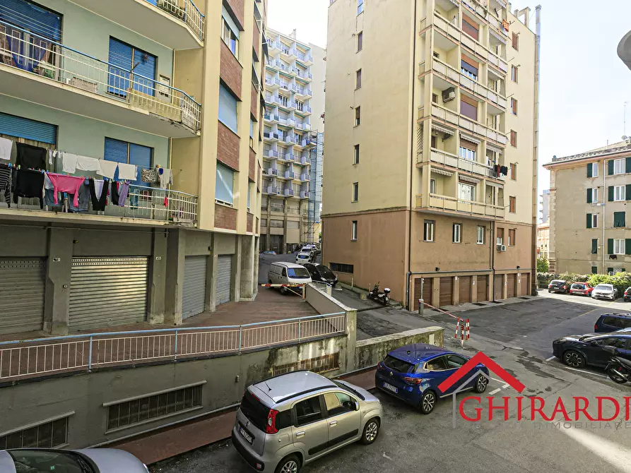 Immagine 35 di Quadrilocale in vendita  in Via Michele Erede 71 a Genova