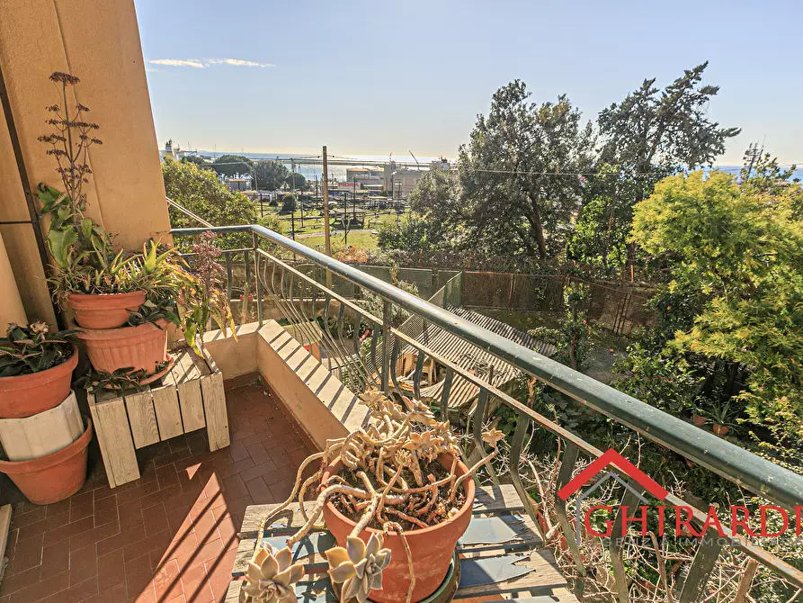 Immagine 37 di Quadrilocale in vendita  in VIA ANTICA ROMANA DI PEGLI 13 a Genova