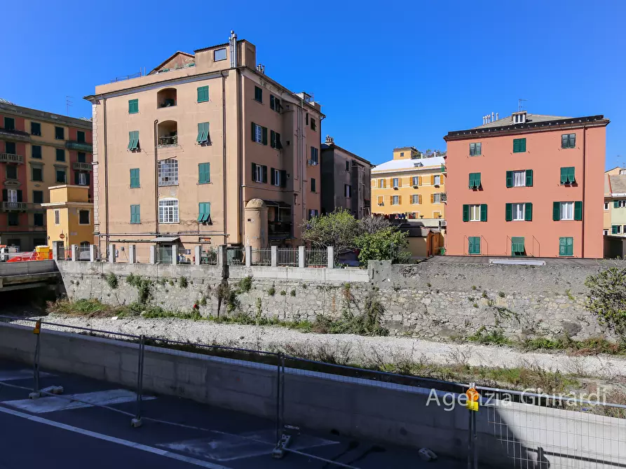 Immagine 23 di Trilocale in vendita  in VIA CHIARAVAGNA 5 a Genova