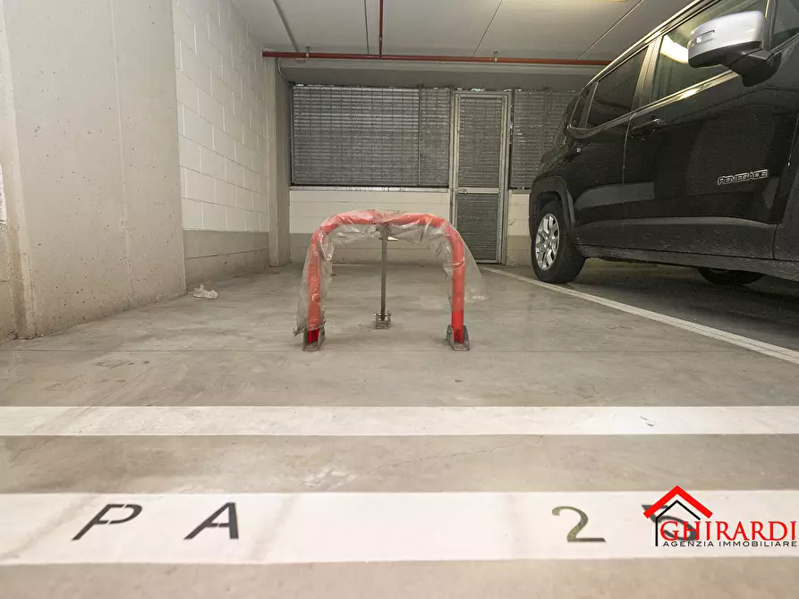 Immagine 8 di Garage in vendita  a Genova