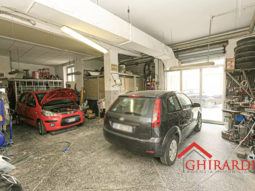 Immagine 5 di Attività artigianale in vendita  in VIA VEZZANI 210R a Genova