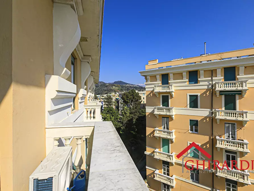 Immagine 42 di Quadrilocale in vendita  in Piazza Cristoforo Bonavino 11 a Genova