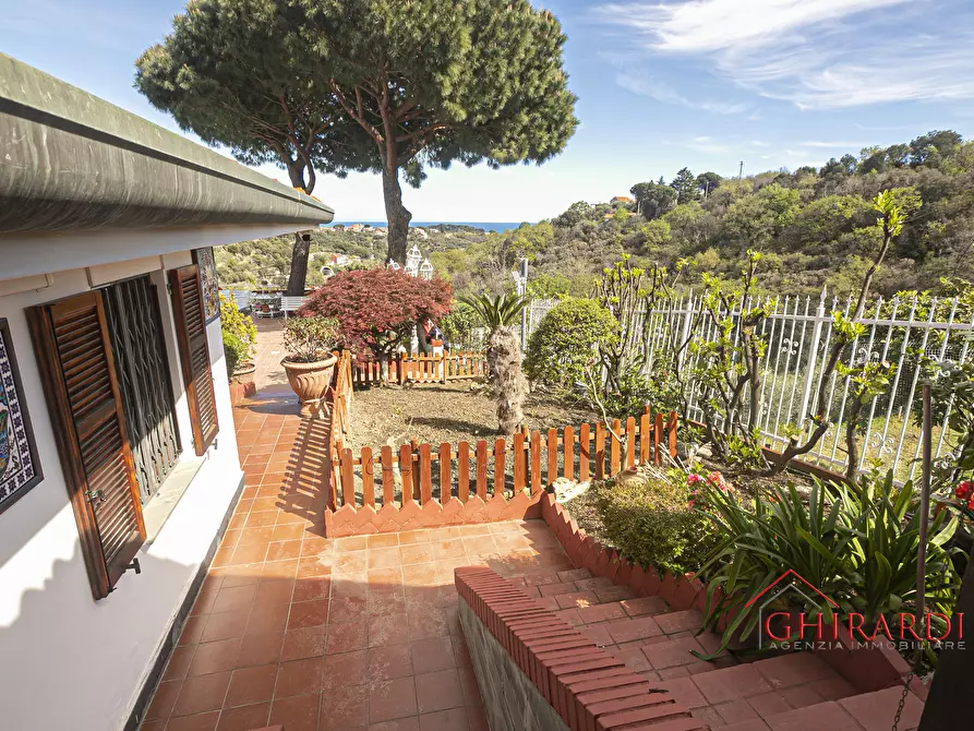 Immagine 90 di Villa in vendita  in VIA PECORILE a Celle Ligure