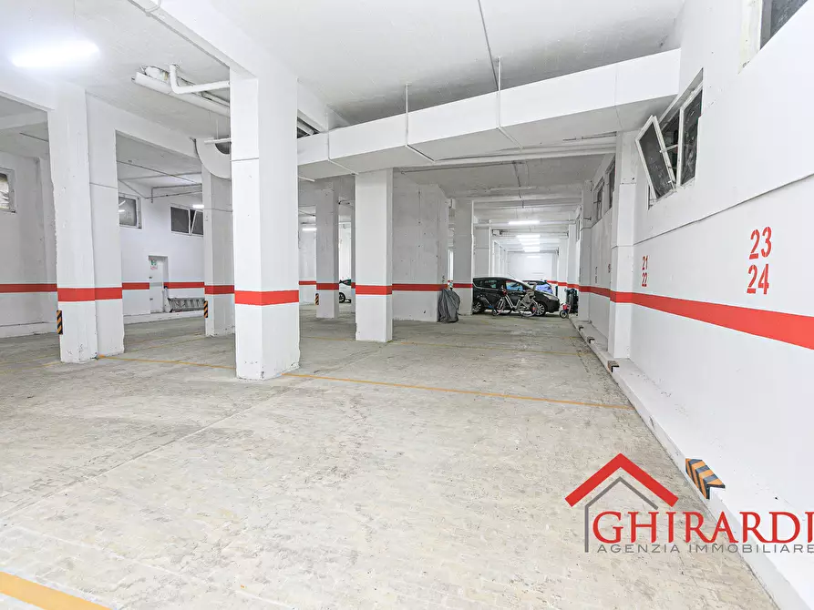 Immagine 1 di Garage in affitto  in VIA CHIARAVAGNA a Genova