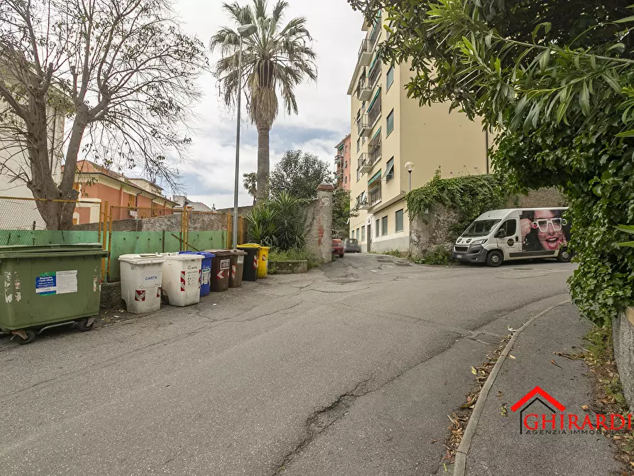 Immagine 28 di Garage in vendita  in Viale Villa Chiesa a Genova