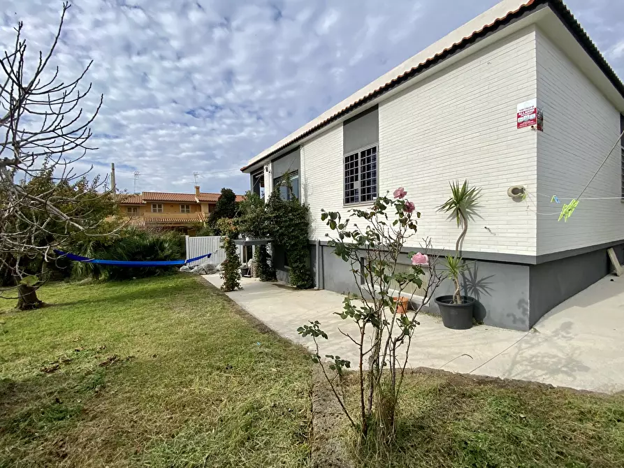 Immagine 40 di Villa in vendita  in Via delle Ninfe 25 a Anzio