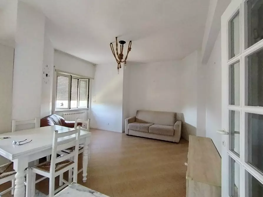 Immagine 3 di Trilocale in vendita  in Via Liri 2 a Nettuno