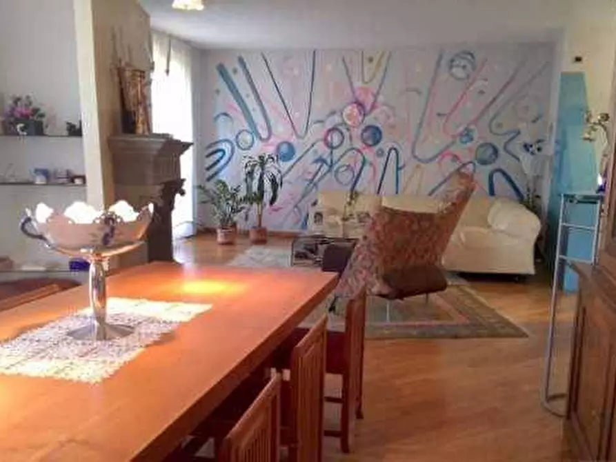 Immagine 11 di Casa indipendente in vendita  a Livorno