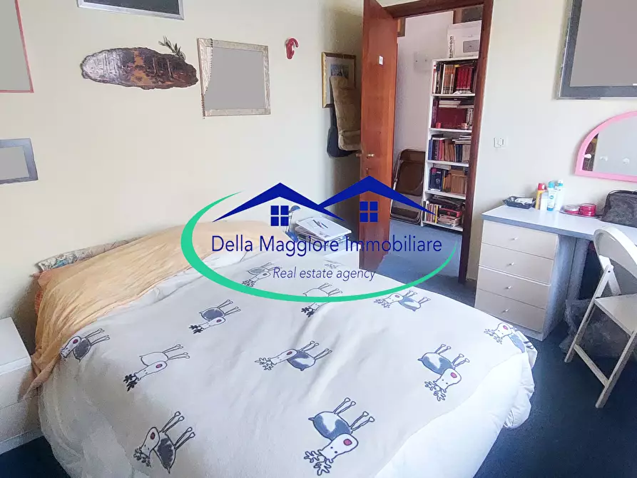 Immagine 23 di Villa in vendita  in via di montenero a Livorno