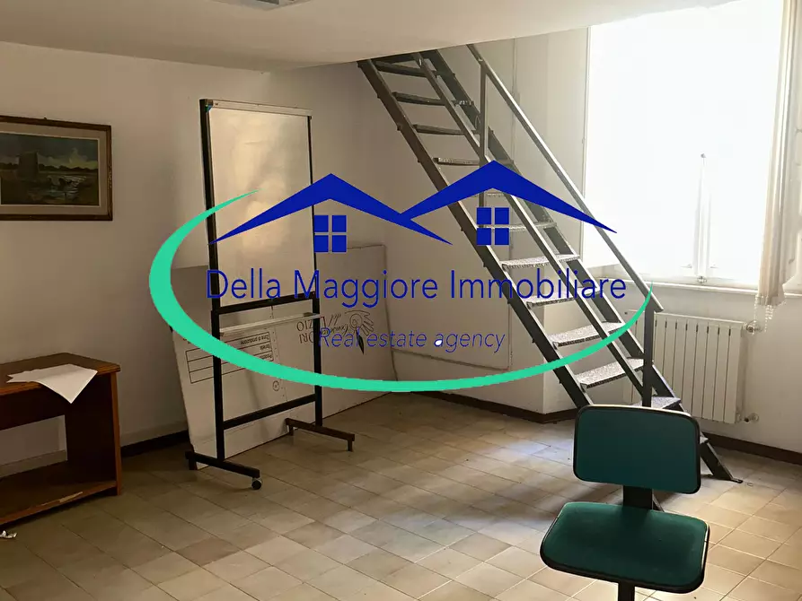 Immagine 17 di Appartamento in vendita  a Livorno