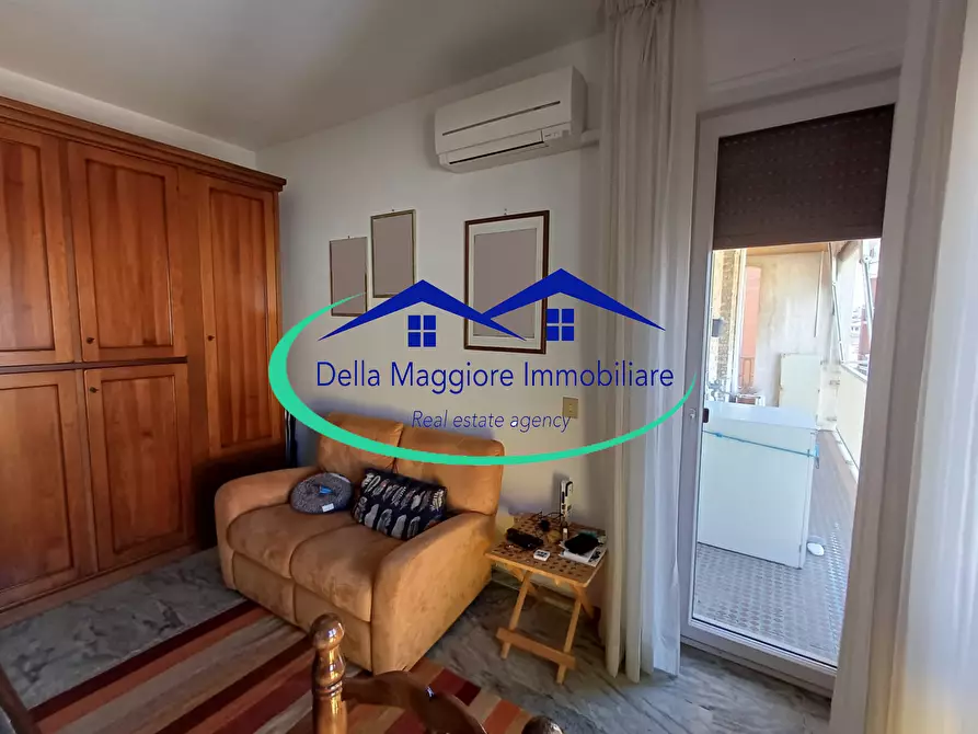 Immagine 15 di Pentalocale in vendita  in via montebello a Livorno