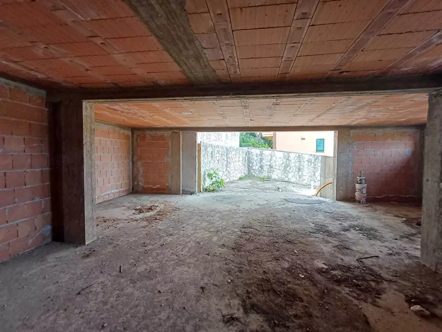 Immagine 16 di Villa in vendita  a Livorno