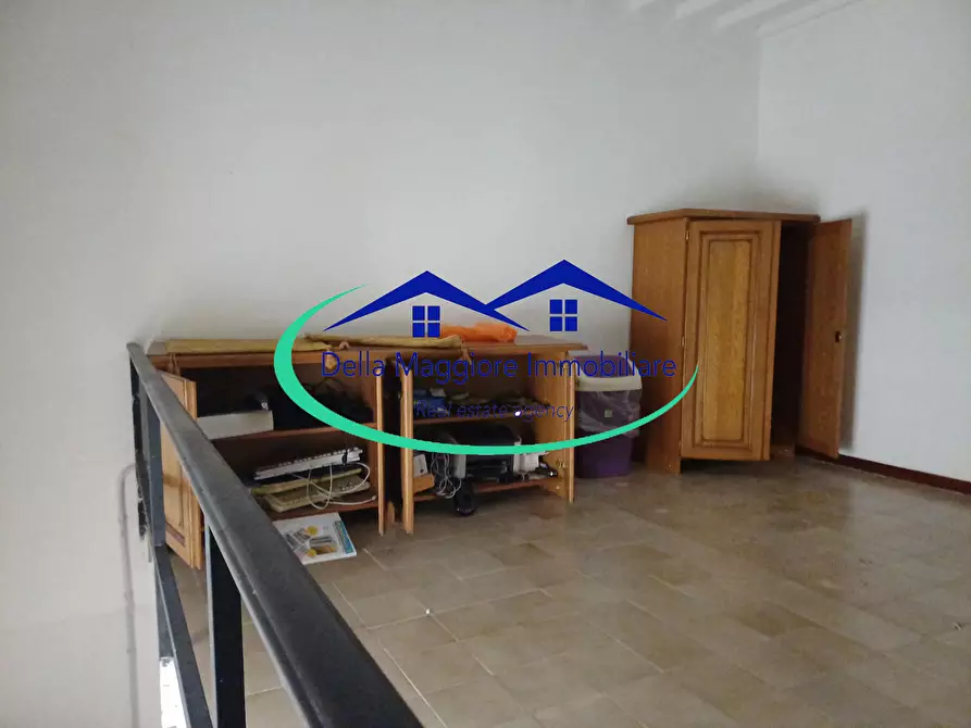 Immagine 10 di Appartamento in vendita  a Livorno