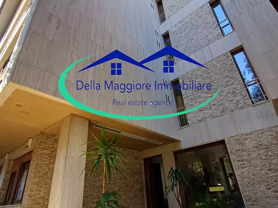 Immagine 30 di Pentalocale in vendita  in via montebello a Livorno