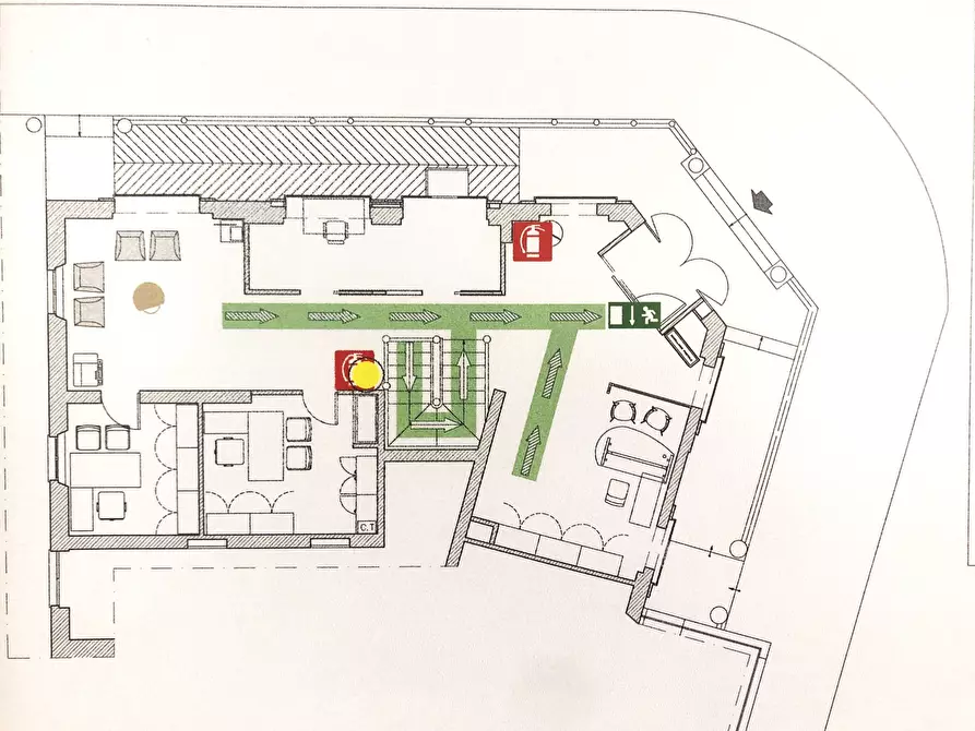 Immagine 3 di Locale commerciale in affitto  a Parma