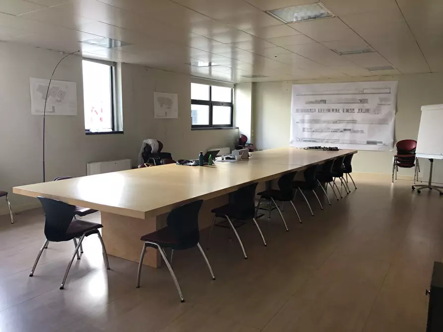 Immagine 3 di Ufficio in vendita  a Parma