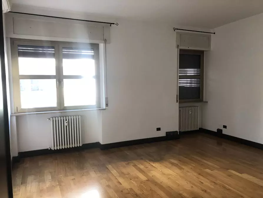 Immagine 6 di Ufficio in affitto  a Parma