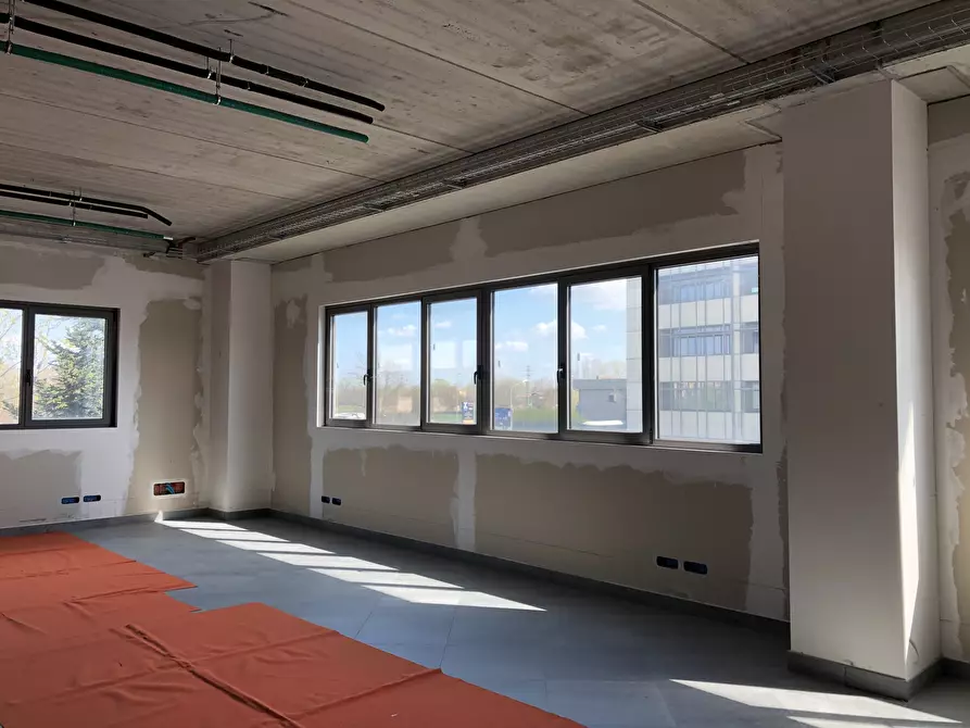 Immagine 5 di Ufficio in affitto  a Parma