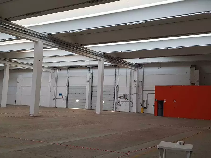 Immagine 3 di Capannone industriale in vendita  a Parma