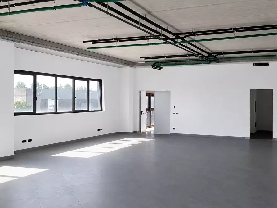 Immagine 2 di Ufficio in affitto  a Parma