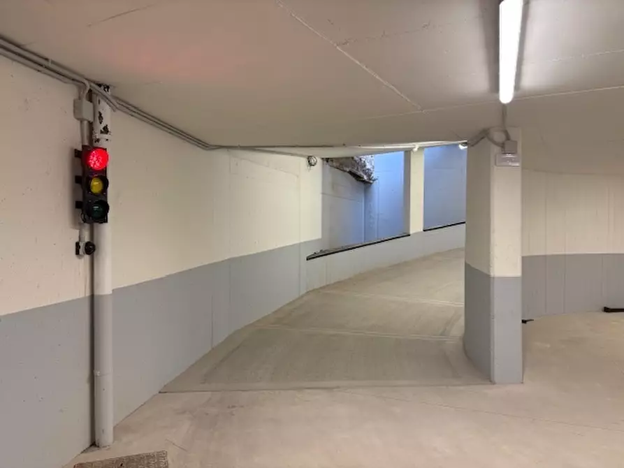 Immagine 2 di Garage in affitto  in Via della Roggia Grande 14/1 a Trento