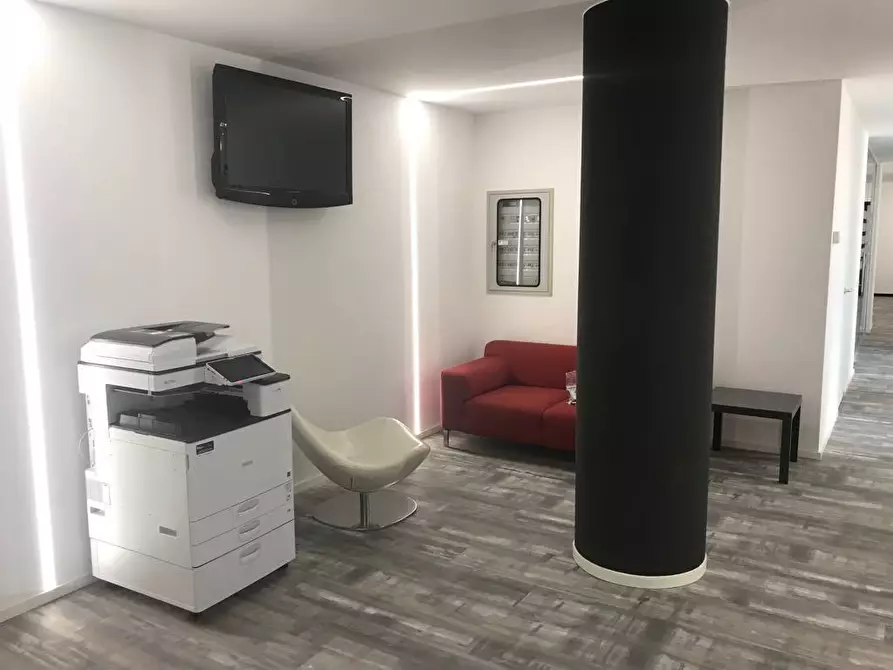 Immagine 11 di Ufficio in affitto  in Via Zambra 11 a Trento