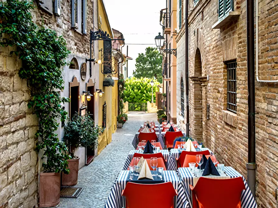 Immagine 5 di Bar / Ristorante in vendita  in Via Enrico Cialdini a Sirolo