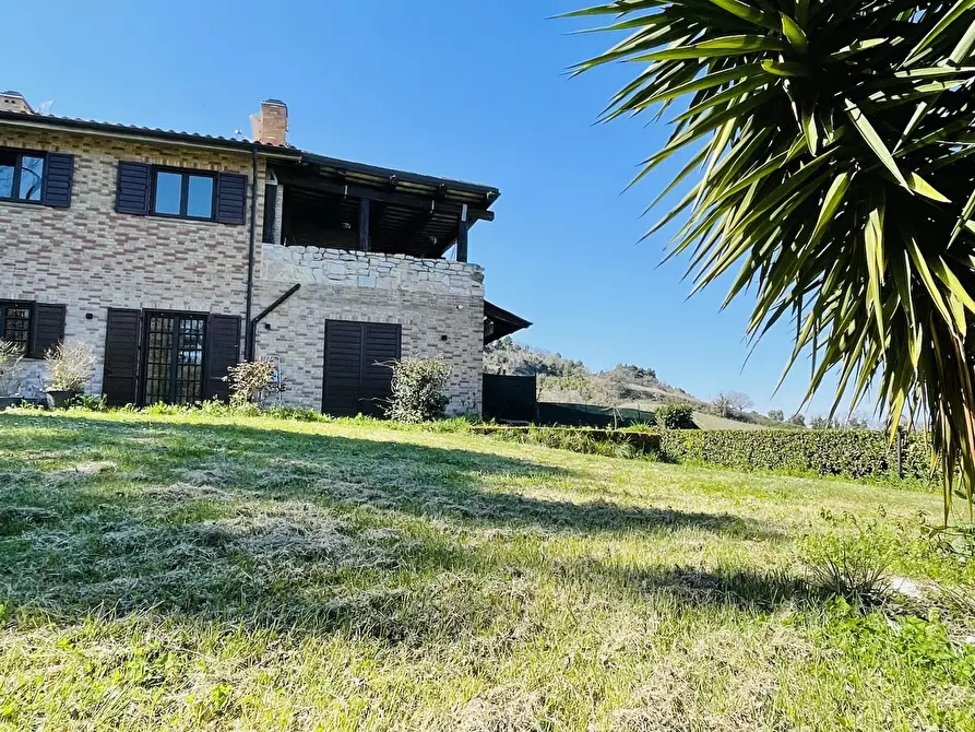 Immagine 1 di Porzione di casa in vendita  in via del conero a Ancona