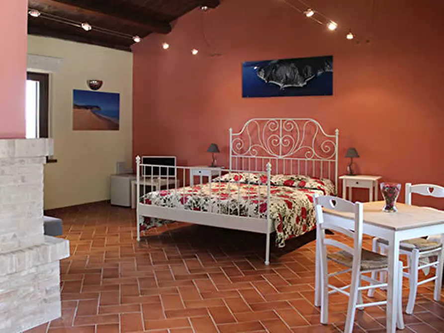 Immagine 38 di Villa in vendita  in VIA CHIARAVALLESE a Osimo