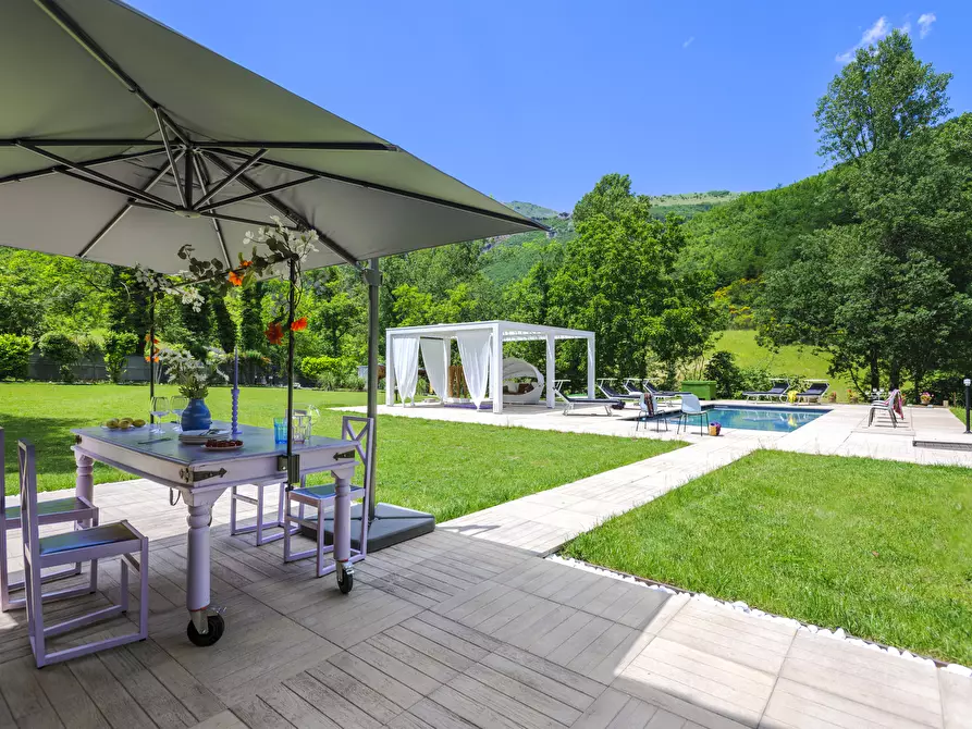 Immagine 5 di Rustico / casale in vendita  in SARNANO a Sarnano