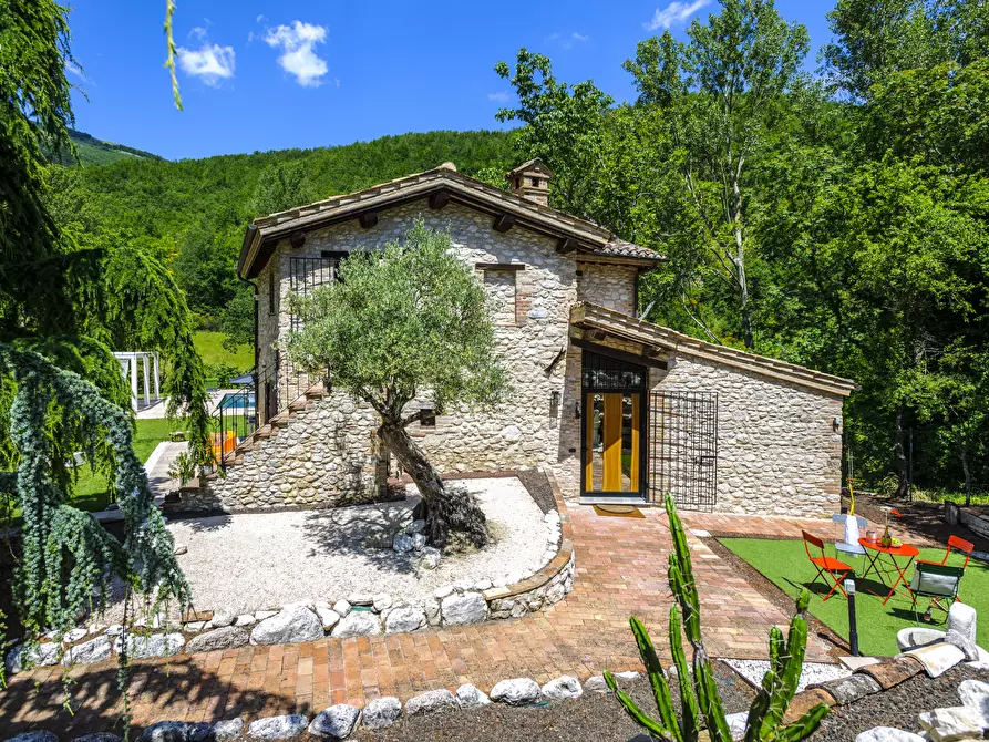 Immagine 5 di Rustico / casale in vendita  in Contrada Terro a Sarnano