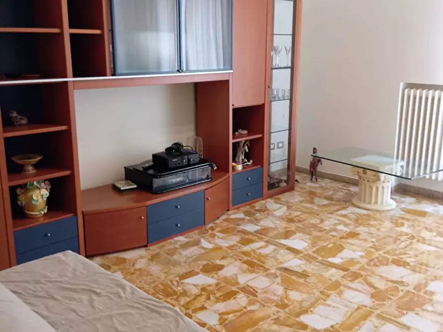 Immagine 3 di Bilocale in vendita  in Via Cingoli 7 a Ancona