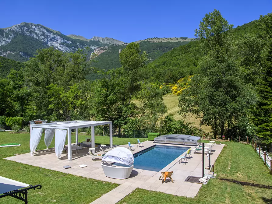 Immagine 30 di Rustico / casale in vendita  in SARNANO a Sarnano