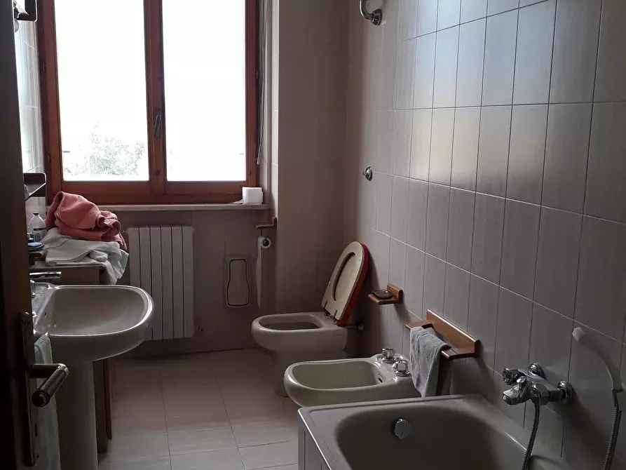 Immagine 10 di Trilocale in vendita  a Ancona