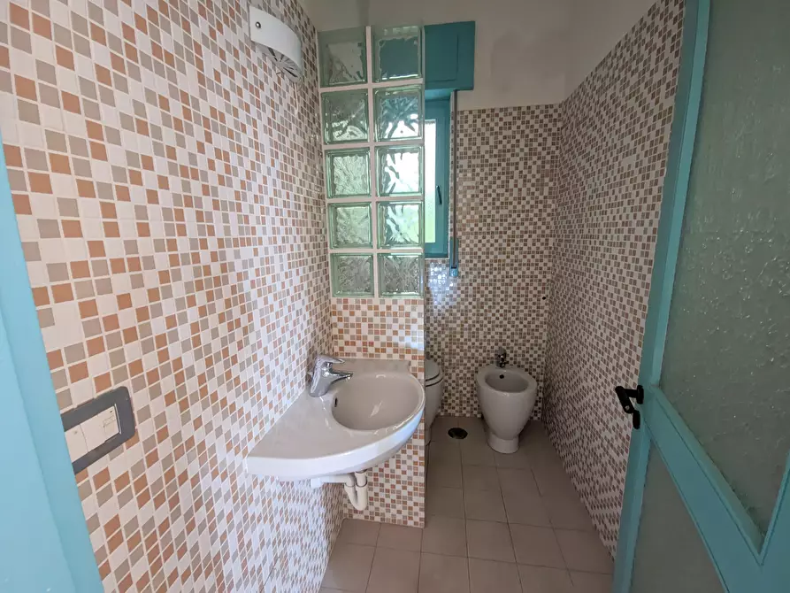 Immagine 11 di Trilocale in vendita  in Corso degli Inglesi 458 a San Remo