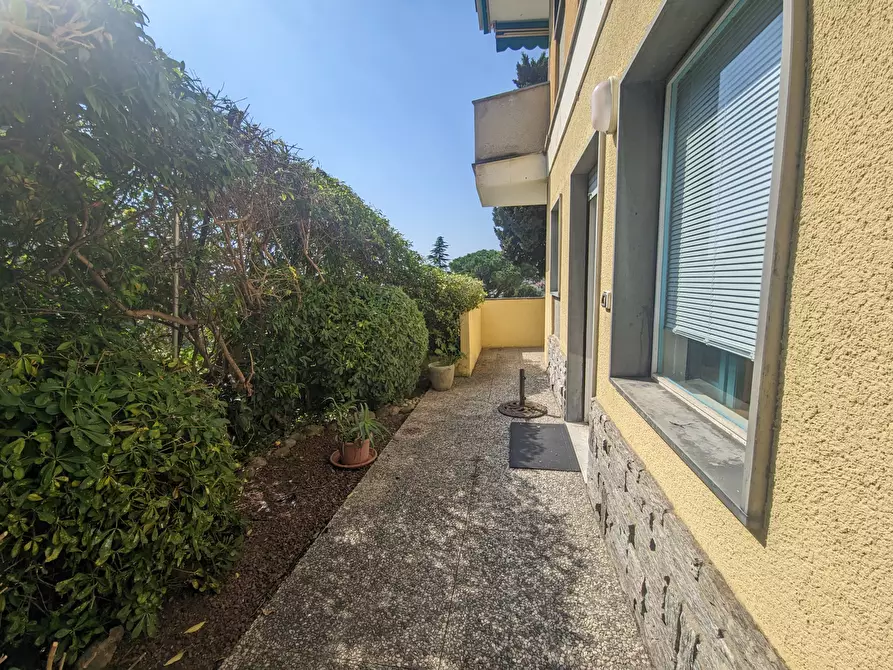 Immagine 19 di Trilocale in vendita  in Corso degli Inglesi 458 a San Remo
