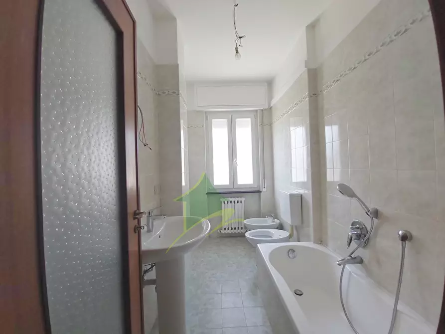 Immagine 10 di Trilocale in affitto  in Via Vallarino 78 a San Remo