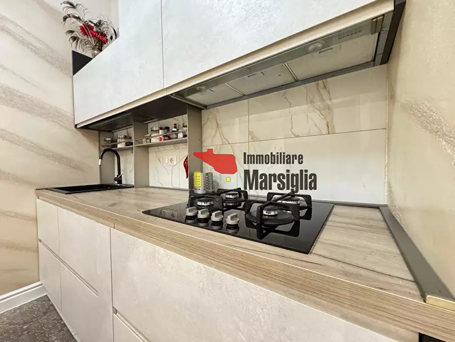 Immagine 9 di Trilocale in vendita  in Corso Giuseppe Garibaldi 100 a San Remo