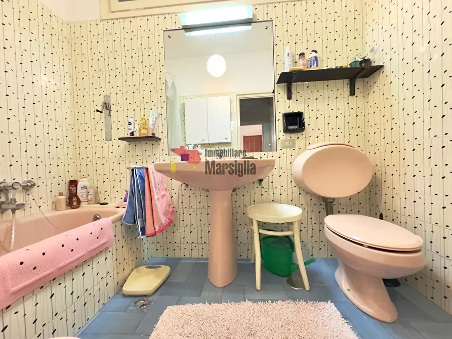 Immagine 28 di Quadrilocale in vendita  in Via Legnano 10 a San Remo